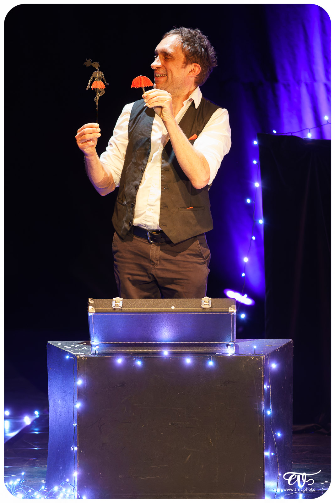 LE CIRQUE DES ÉTOILES (COMME UNE ÉTINCELLE)